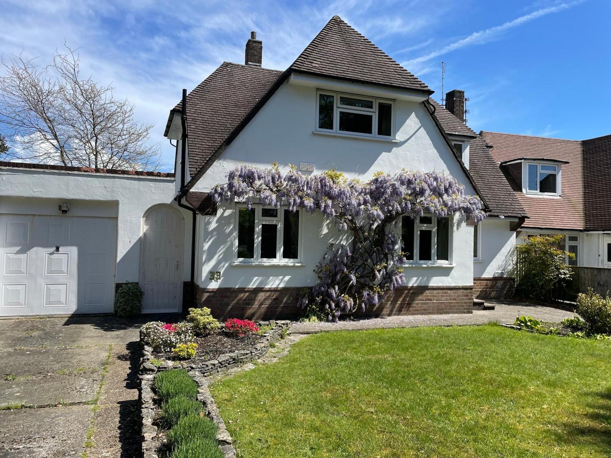 Charming Bournemouth House With Beautiful Spacious Gardens, 5 Min Drive To Beaches, Free Parking For 2-3 Cars Exteriör bild