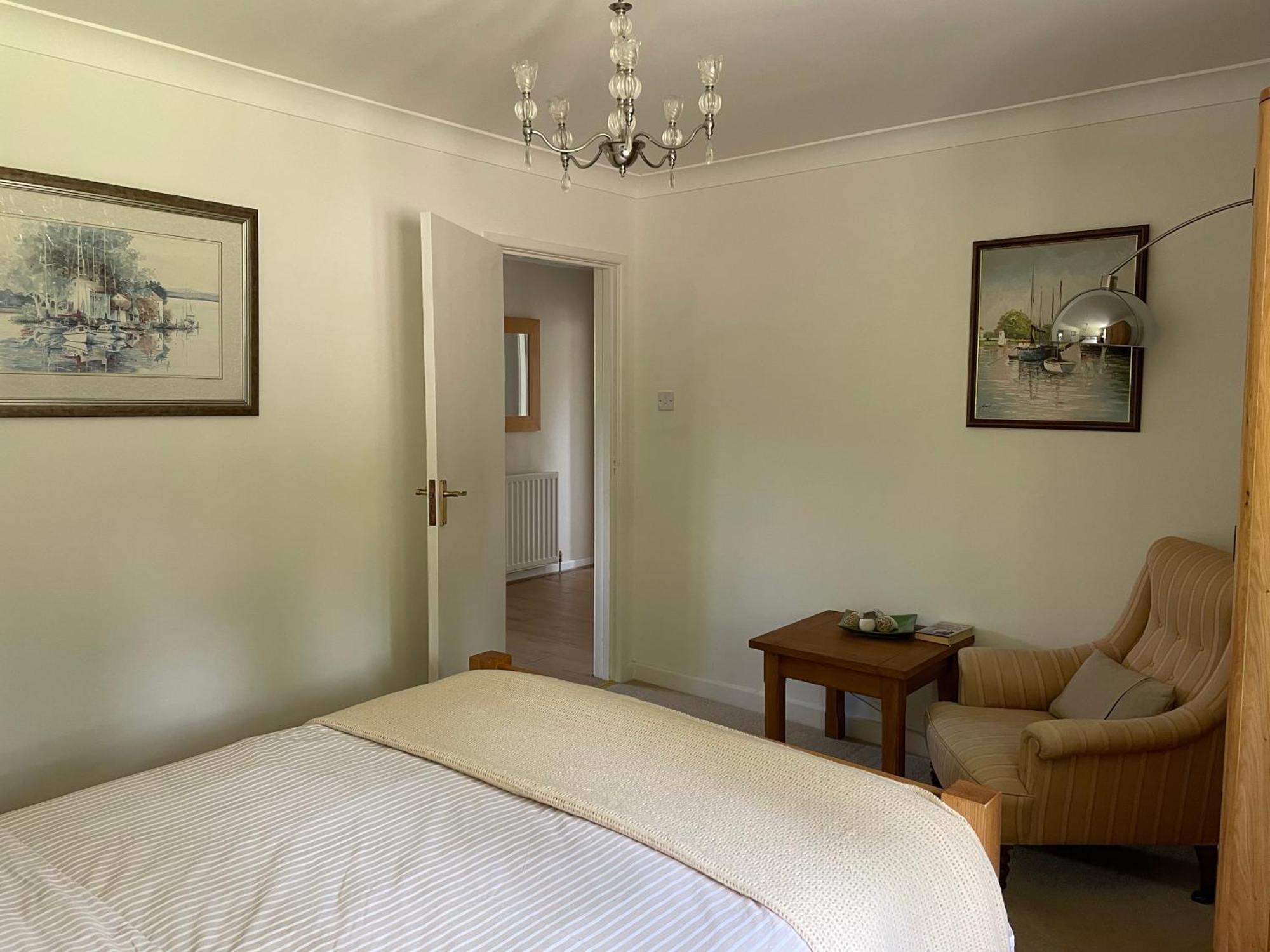 Charming Bournemouth House With Beautiful Spacious Gardens, 5 Min Drive To Beaches, Free Parking For 2-3 Cars Exteriör bild